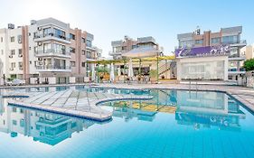 Rix Palm Apartments